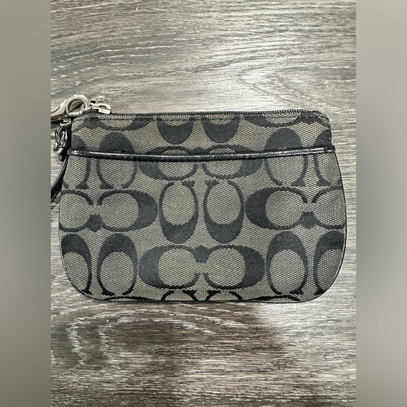 COACH signature Small Black/Grey Wristlet - Picture 2 of 6